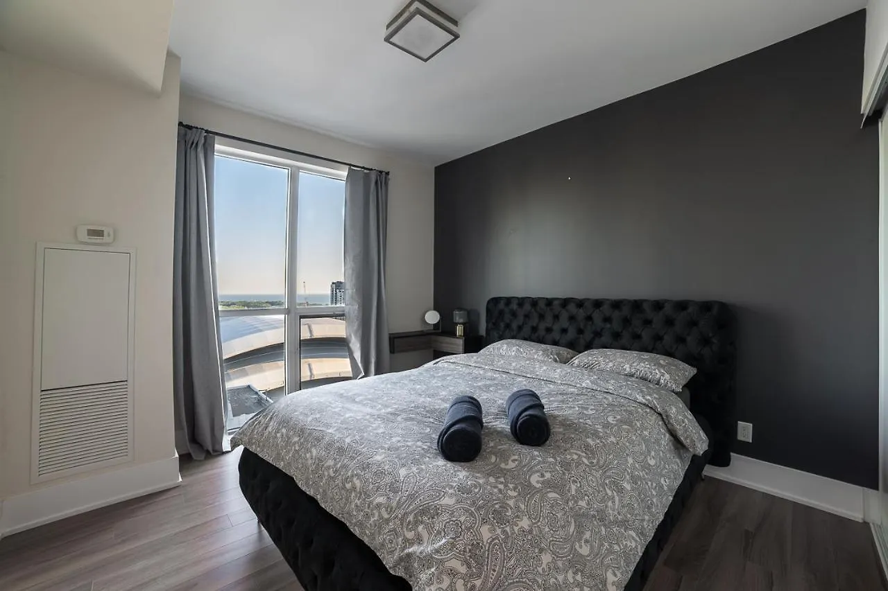 Appartement Designer Condo W/ Cn Tower View & Parking Toronto
