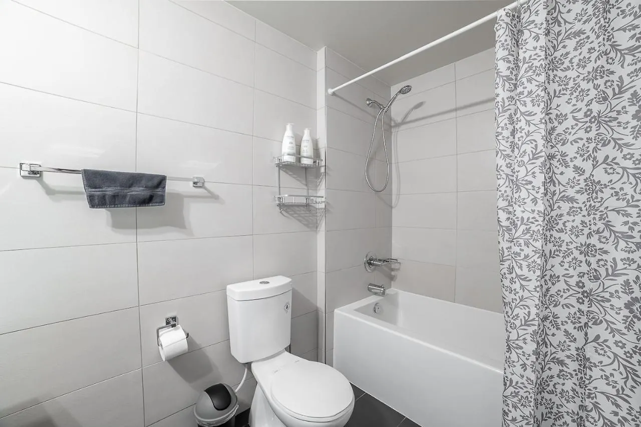 Appartement Designer Condo W/ Cn Tower View & Parking Toronto