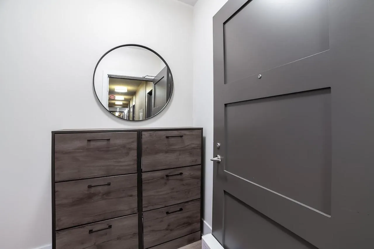 公寓 Designer Condo W/ Cn Tower View & Parking 多伦多 加拿大