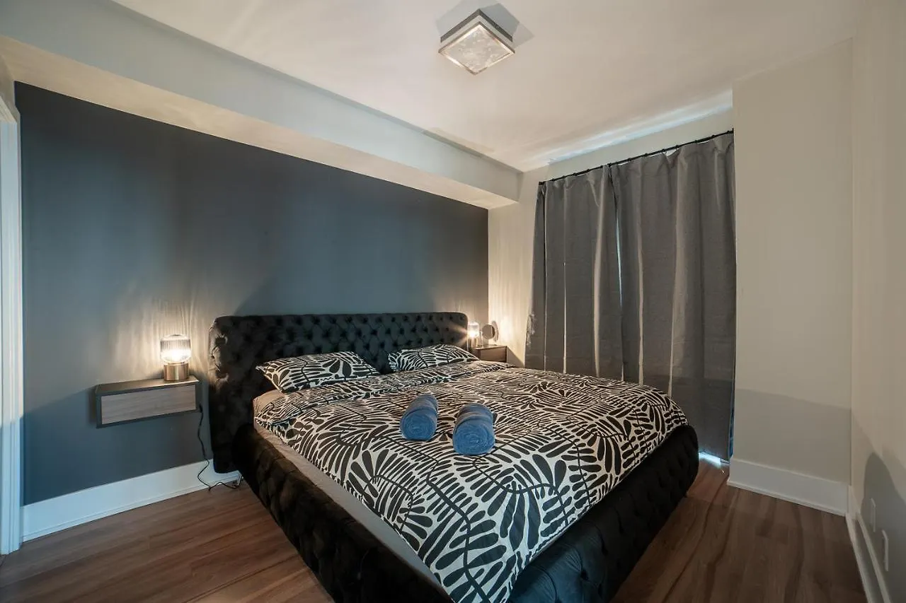Designer Condo W/ Cn Tower View & Parking 多伦多 加拿大