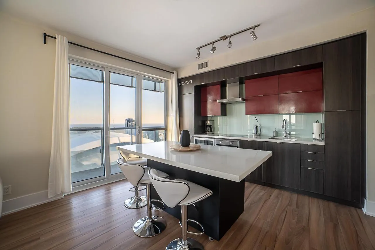 Designer Condo W/ Cn Tower View & Parking 多伦多 公寓